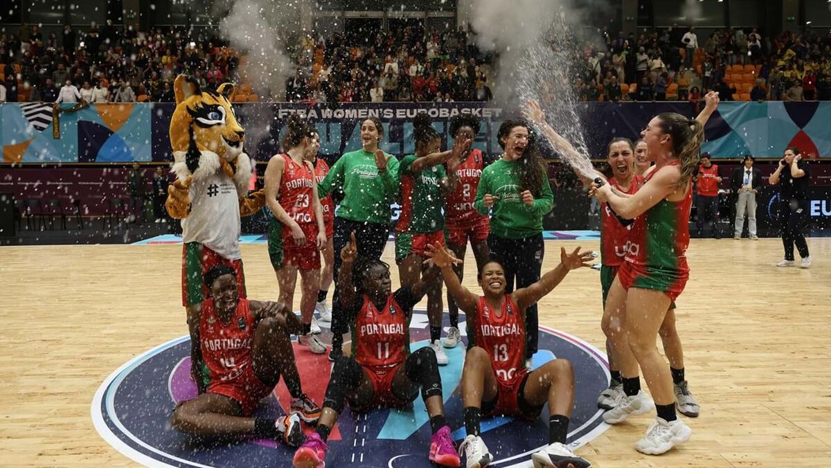 Marcelo Rebelo de Sousa Parabeniza Seleções de Râguebi e Basquetebol Feminino por Conquistas Históricas