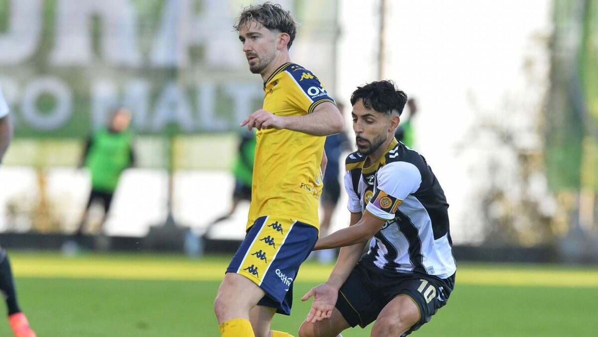 Estoril denuncia alegados insultos racistas no jogo com o Nacional