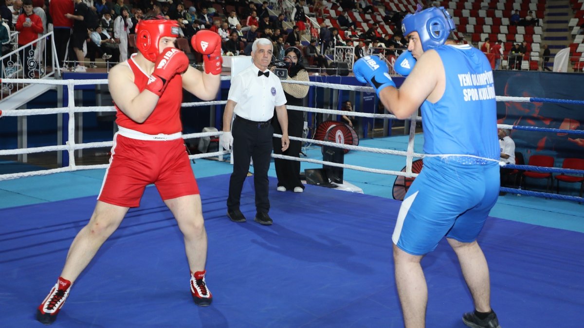 Ağrı'da Boks Ateşi: 428 Genç Sporcu Türkiye Şampiyonluğu İçin Ter Dökecek!