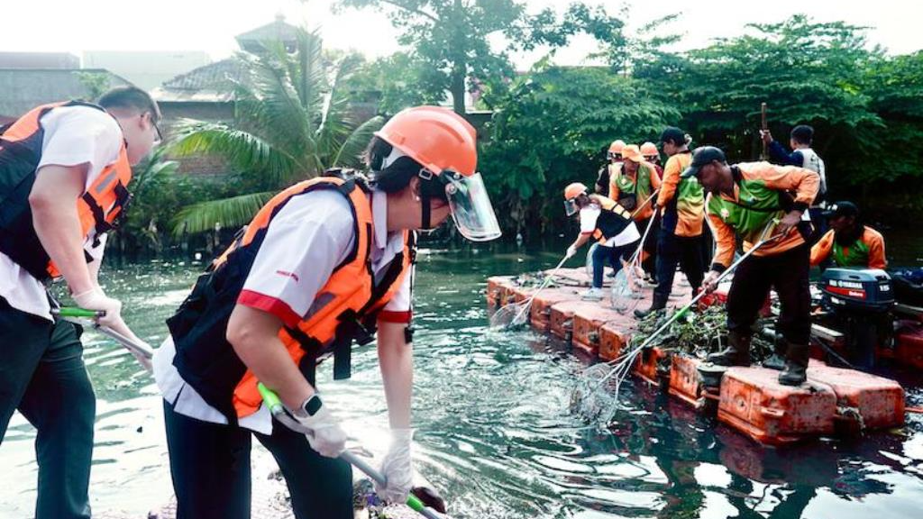 Yayasan WINGS Peduli Peringati Hari Kesehatan Nasional dengan Program Optimasi Bank Sampah dan Aksi Bersih