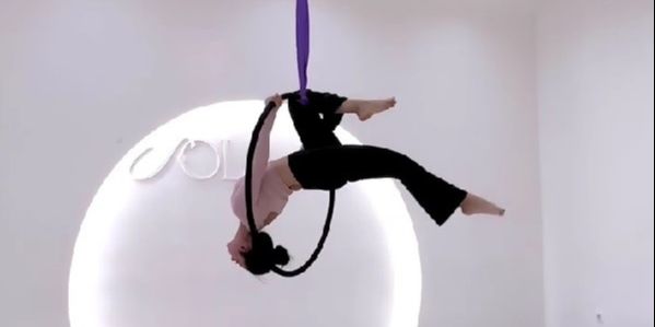 Dinda Kirana Tampil Pesona dengan Olahraga Aerial Hoop, Gerakan Lincahnya Membuat Netizen Terkesima