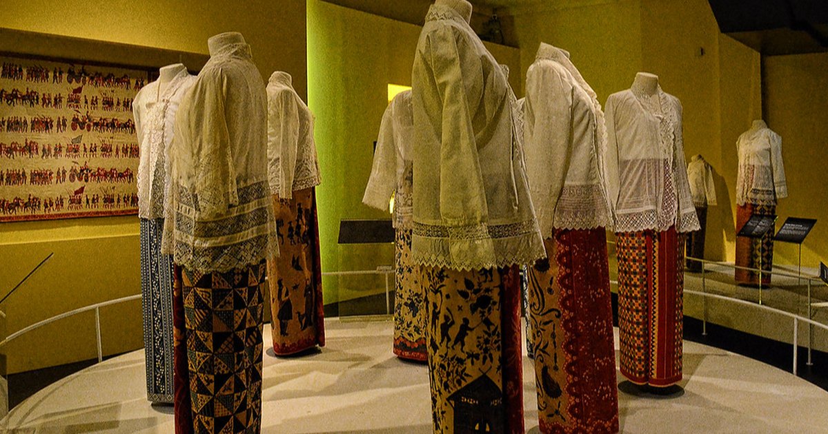 Inspirasi Kebaya Kartini untuk Tampil Berkelas dan Feminin, Intip Pilihan Selebriti Ini!