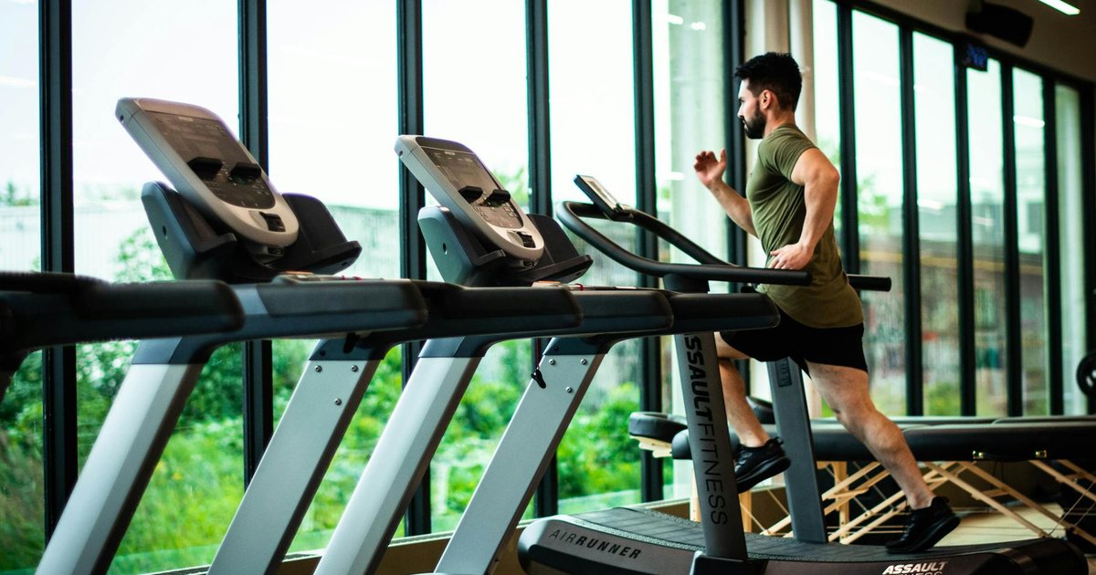 Bingung Pilih Treadmill atau Sepeda Statis? Simak Solusi Efektif Turunkan Berat Badan dan Jaga Kesehatan Jantung