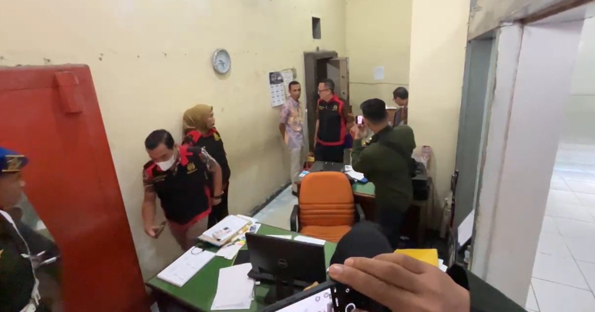 Temukan Dugaan Penyelewengan Keuangan, Kejati Geledah Kantor Pos Cabang Bengkulu