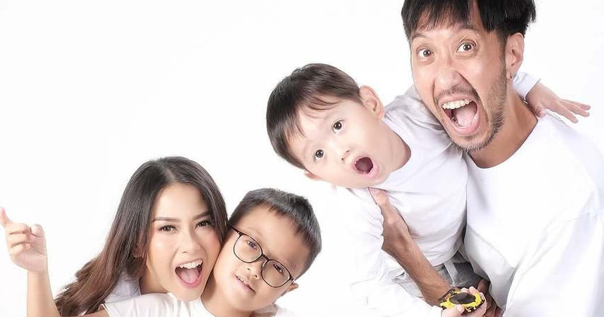 Dari Artis Sinematron ke Pengusaha Sukses: Intip 8 Potret Terbaru Thomas Nawilis, Mantan Kekasih Nagita Slavina!