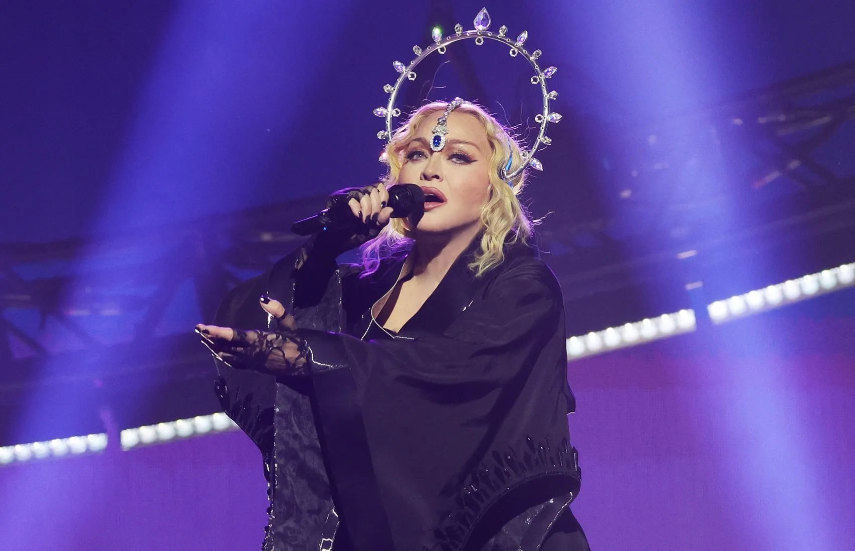 Anthony Ramos Svela l'Episodio Controversio con Madonna a Teatro: 'Se Non Le Piaceva, Poteva Andarsene'