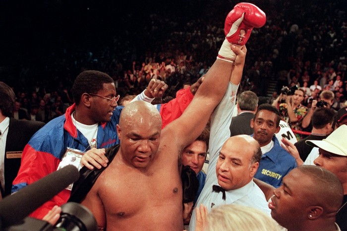 Mengenang George Foreman: Legenda Tinju Dunia yang Meninggalkan Warisan Abadi