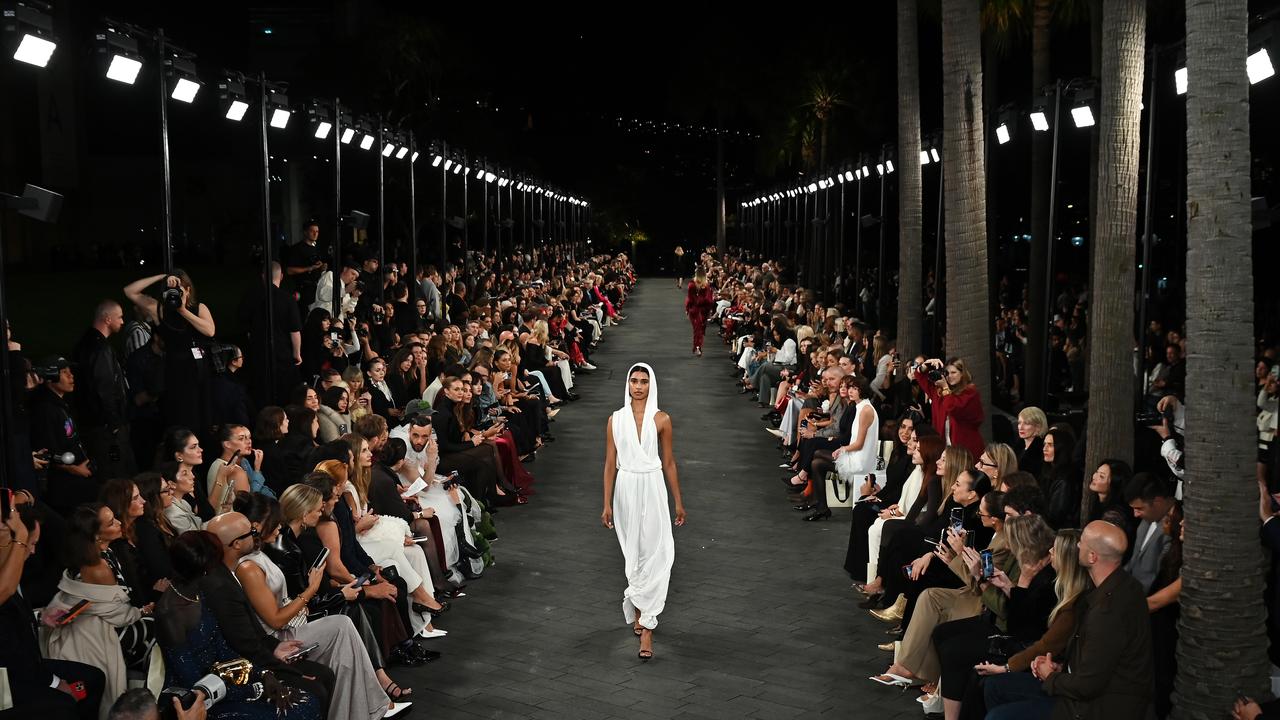 Carla Zampatti Marks 60 Years with Stunning Runway Show at Australian Fashion Week
