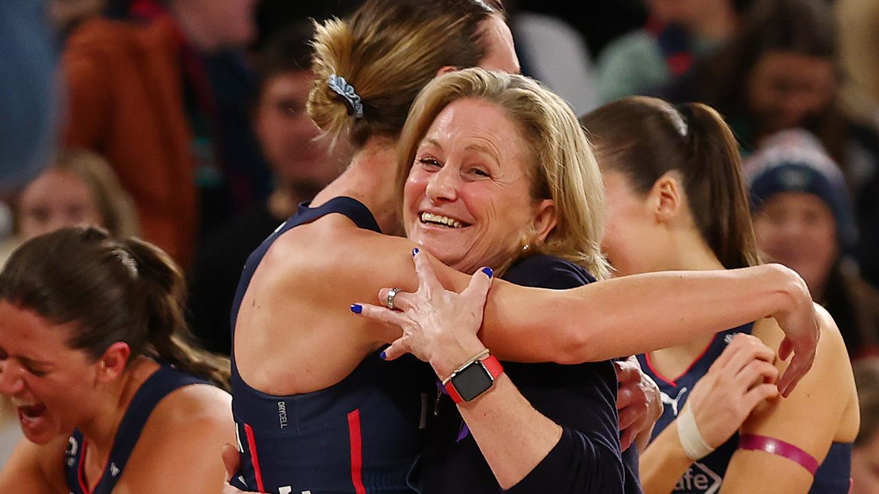 Melbourne Vixens Seek New Coach After Simone McKinnis' Emotional Farewell