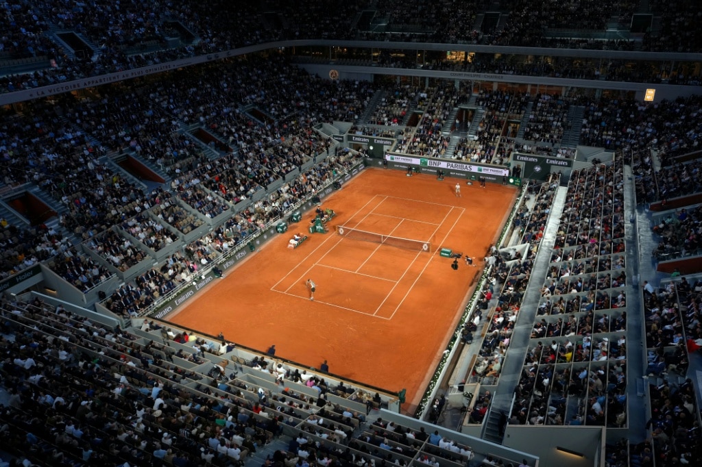 Swiatek vs. Sabalenka: French Open Semi-Final Showdown Looms as Alcaraz Eyes Last Four