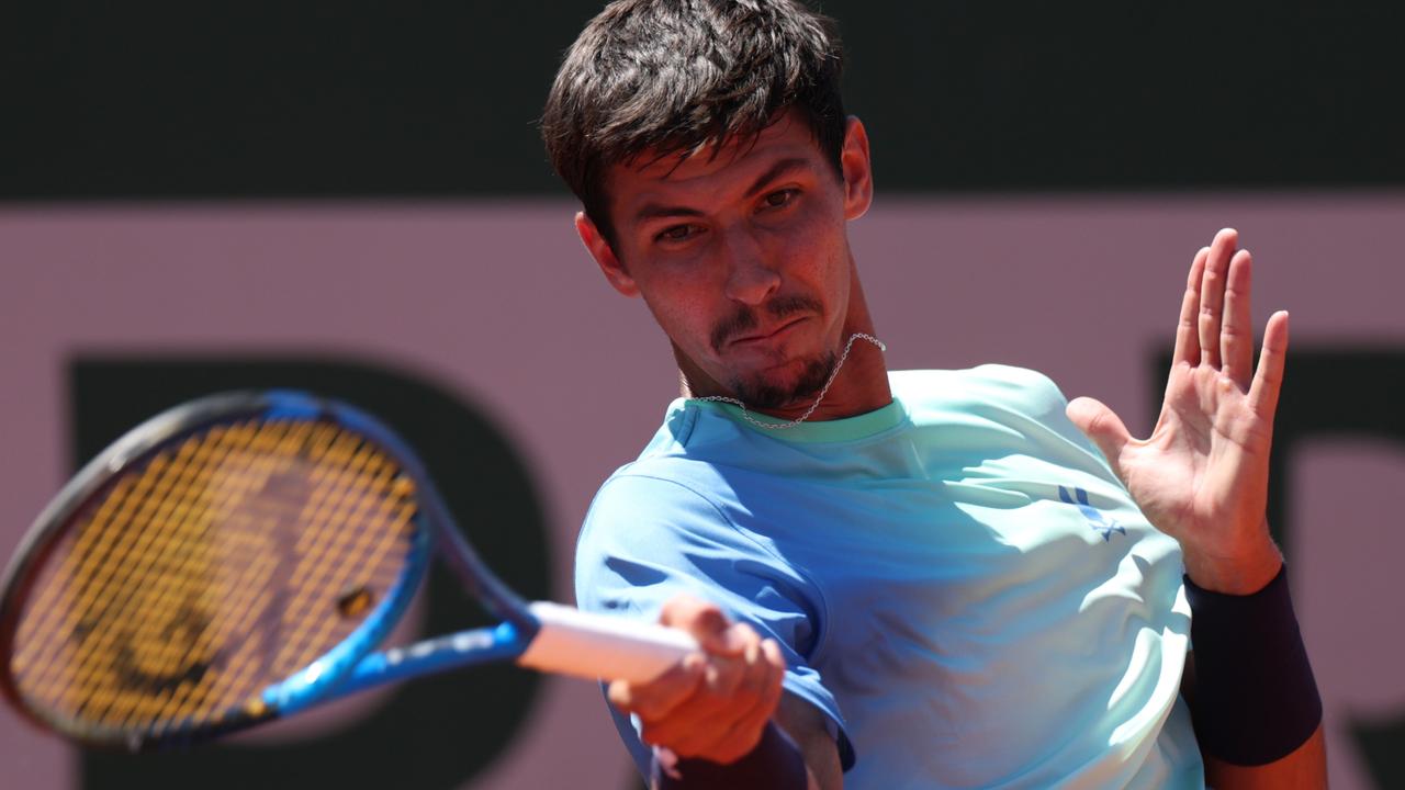 Young Aussie Gun Destroys Clay Court Rivals, Reaches French Open Second Week!
