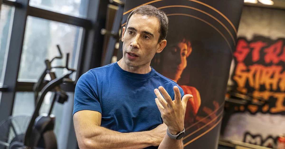 Marcos Vázquez: El Entrenador Estoico que te Ayuda a Prepararte para la Vida, No Solo para el Espejo
