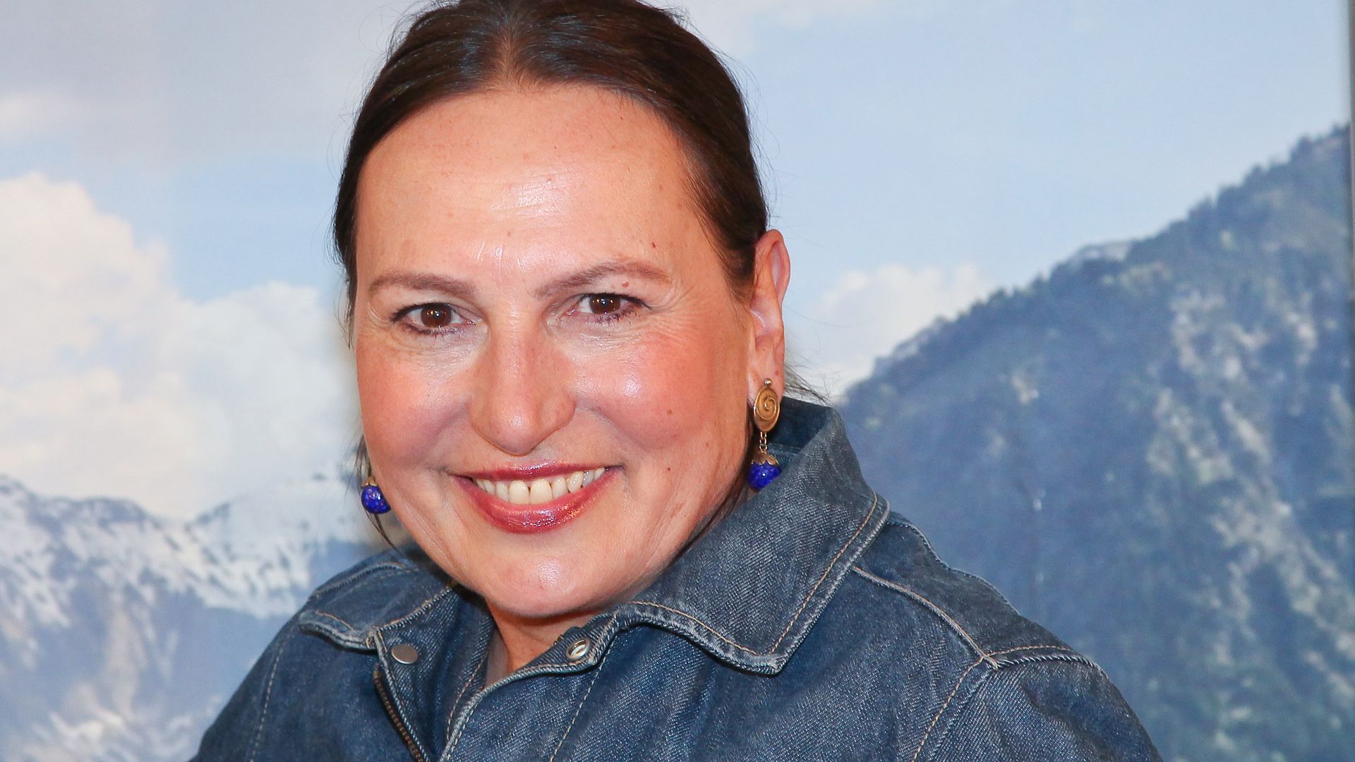Rosenheim-Cops: Warum Ursula Maria Burkhart ihren Verlobten seit Jahren nicht heiratet – Die überraschende Wahrheit!