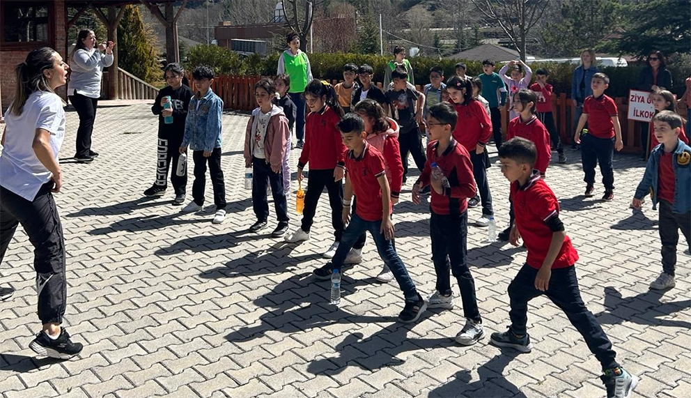 23 Nisan'da Sıklık Parkı'nda Çocuklarla Eğlence Şöleni