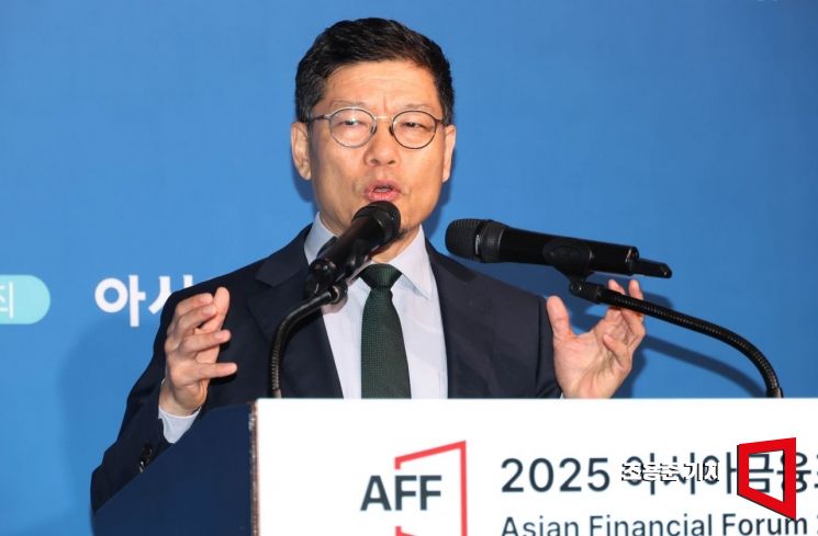 이정동 교수: “금융, 산업 혁신의 그림자…저성장 탈출의 핵심” - 2025 아시아금융포럼