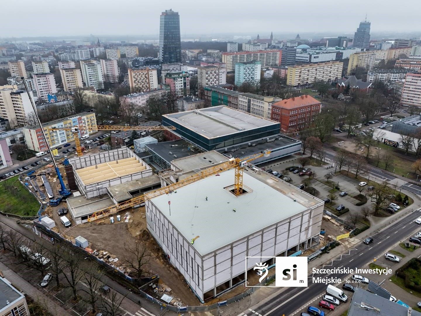 Dźwigary nad basenem Szczecińskiego Domu Sportu: zobacz zdjęcia