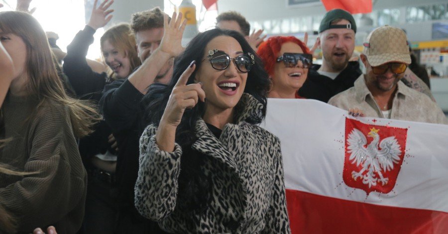 Justyna Steczkowska wyleciała na Eurowizję. Pożegnanie na Okęciu zamieniło się w wielką imprezę!