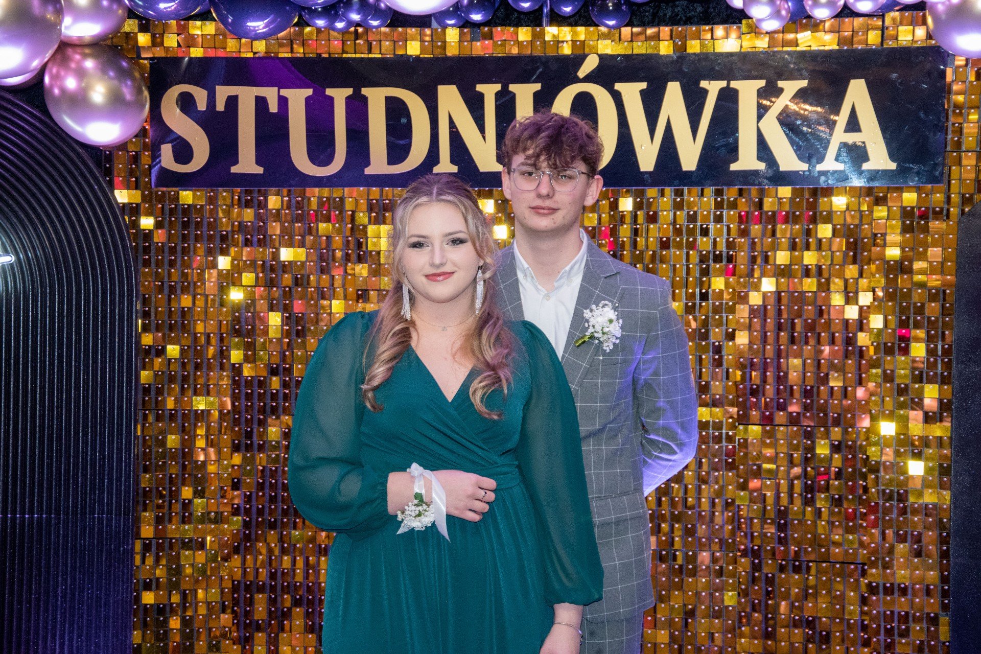 Studniówka 2025 w Inowrocławiu: Ekonomowie bawili się w Rojewie! [Zdjęcia]