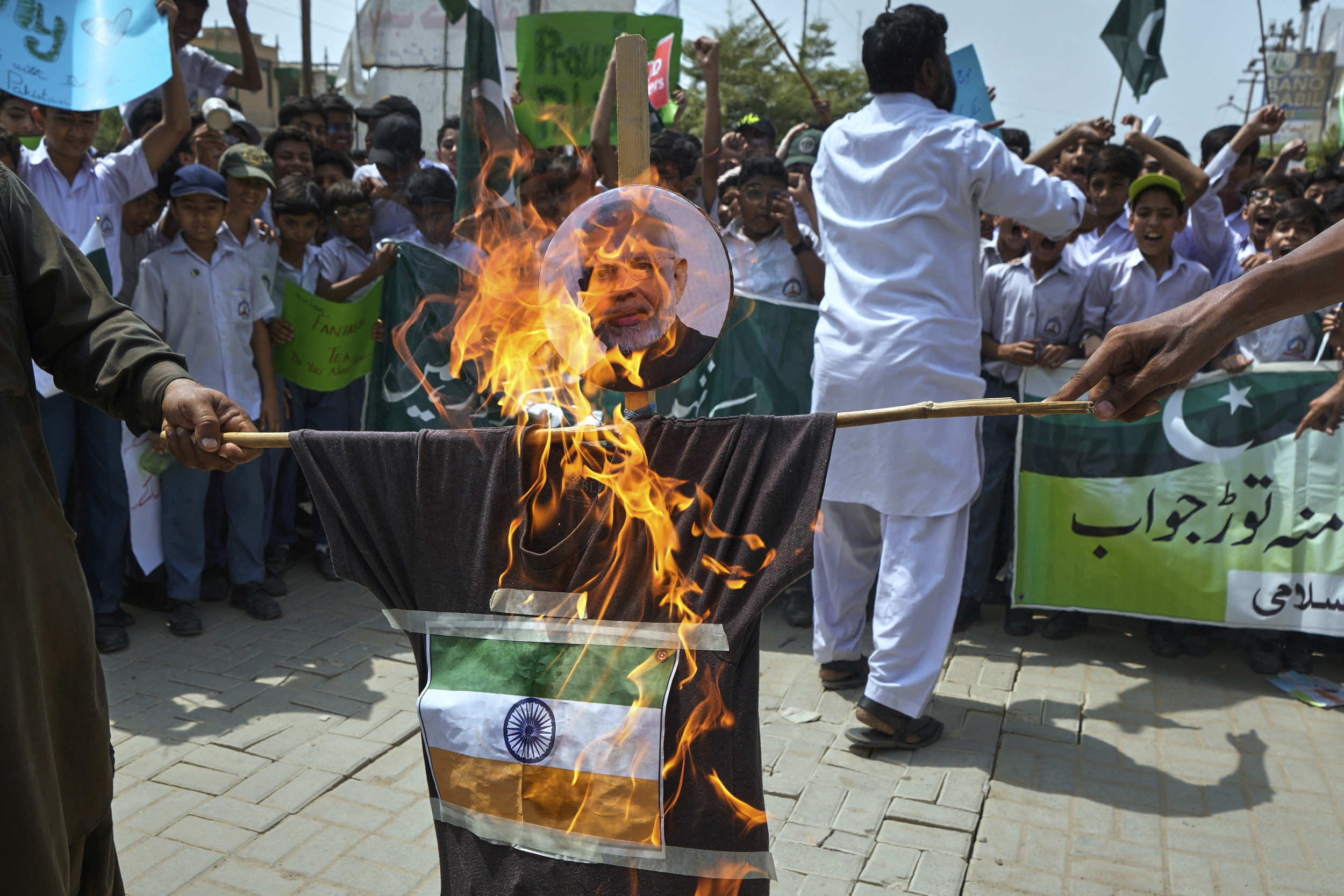 Hoax Busted: Rumors of Indian Attack on Karachi Port Debunked Amidst Indo-Pak Tensions
