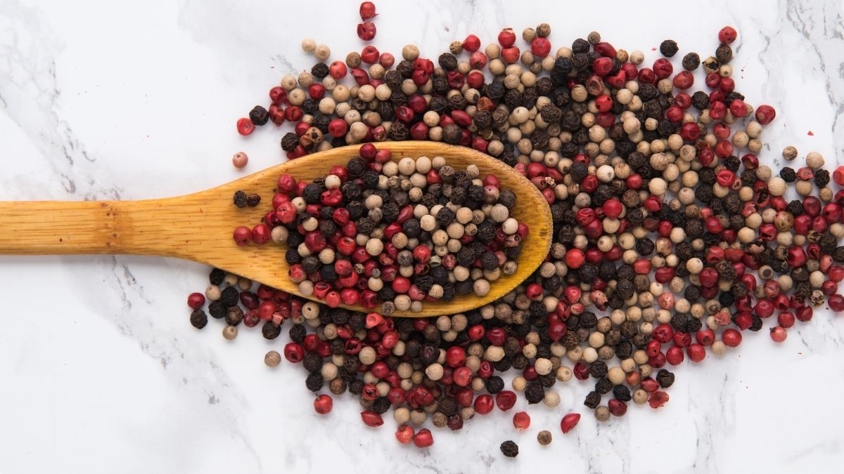 Descubre los beneficios y riesgos de la pimienta para tu salud