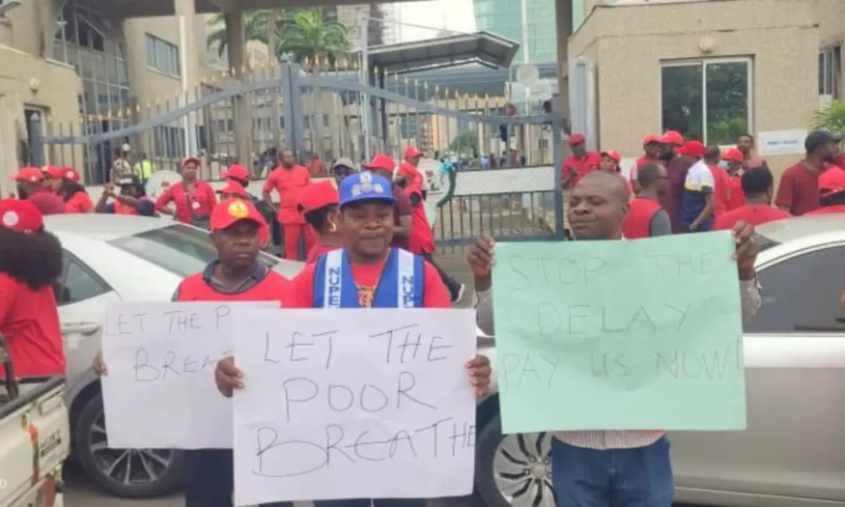 Nigerian Workers Halt Finance Ministry Operations in Allowance Protest