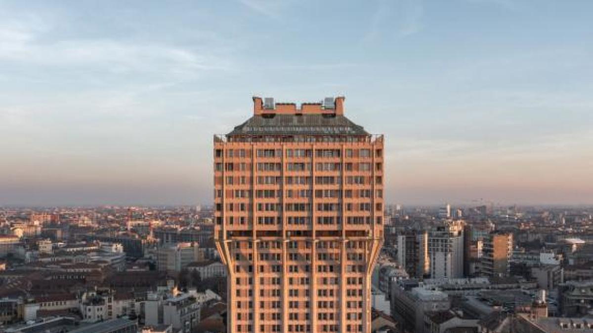 Rinascita della Torre Velasca a Milano: Finanza e Ristoranti nel Cuore della Città