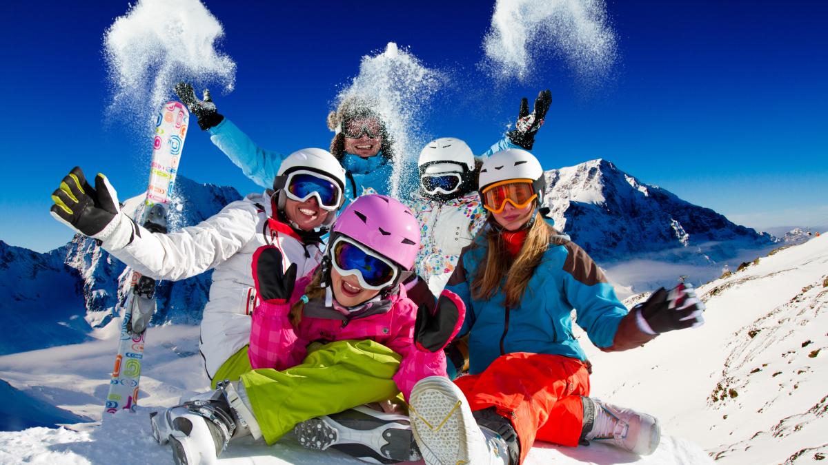 Sci e Snowboard per Bambini: Benefici Fisici e Mentali degli Sport Invernali