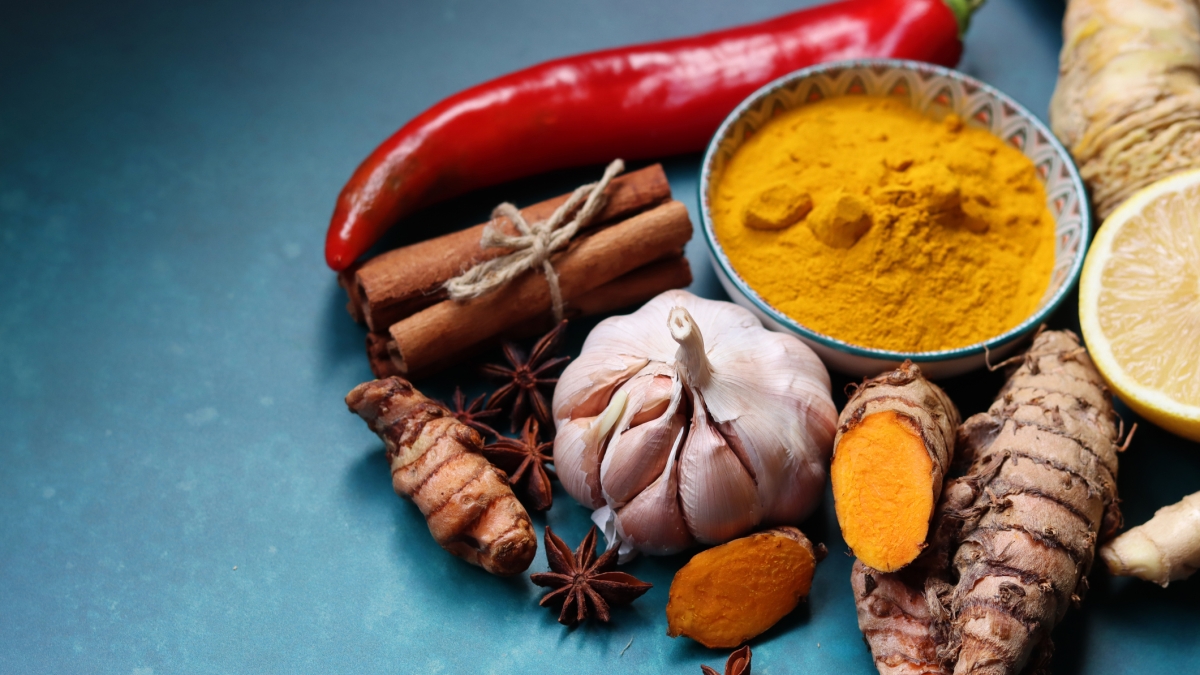 Zenzero, curcuma e cannella sono un concentrato di salute, ma possono interferire con i farmaci?