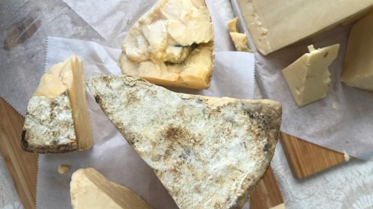Colesterolo alto: le 5 categorie di alimenti da ridurre per abbassarlo (e tenerlo sotto controllo)
