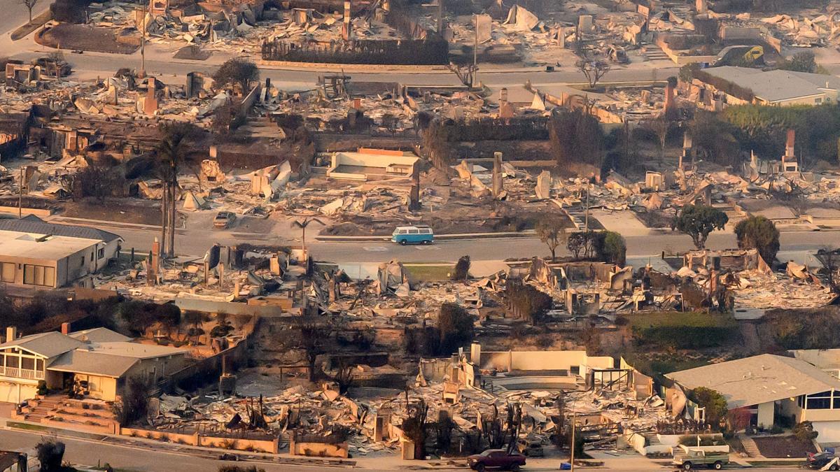 Incendi a Los Angeles: casa di JJ Redick distrutta, NFL, NBA e NHL in emergenza