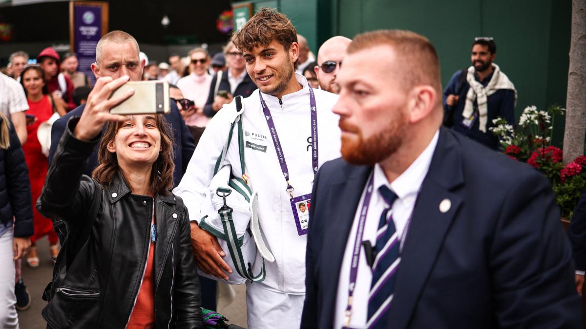 La doppia vita sui campi di Cobolli: campione e social media manager dell'Atp