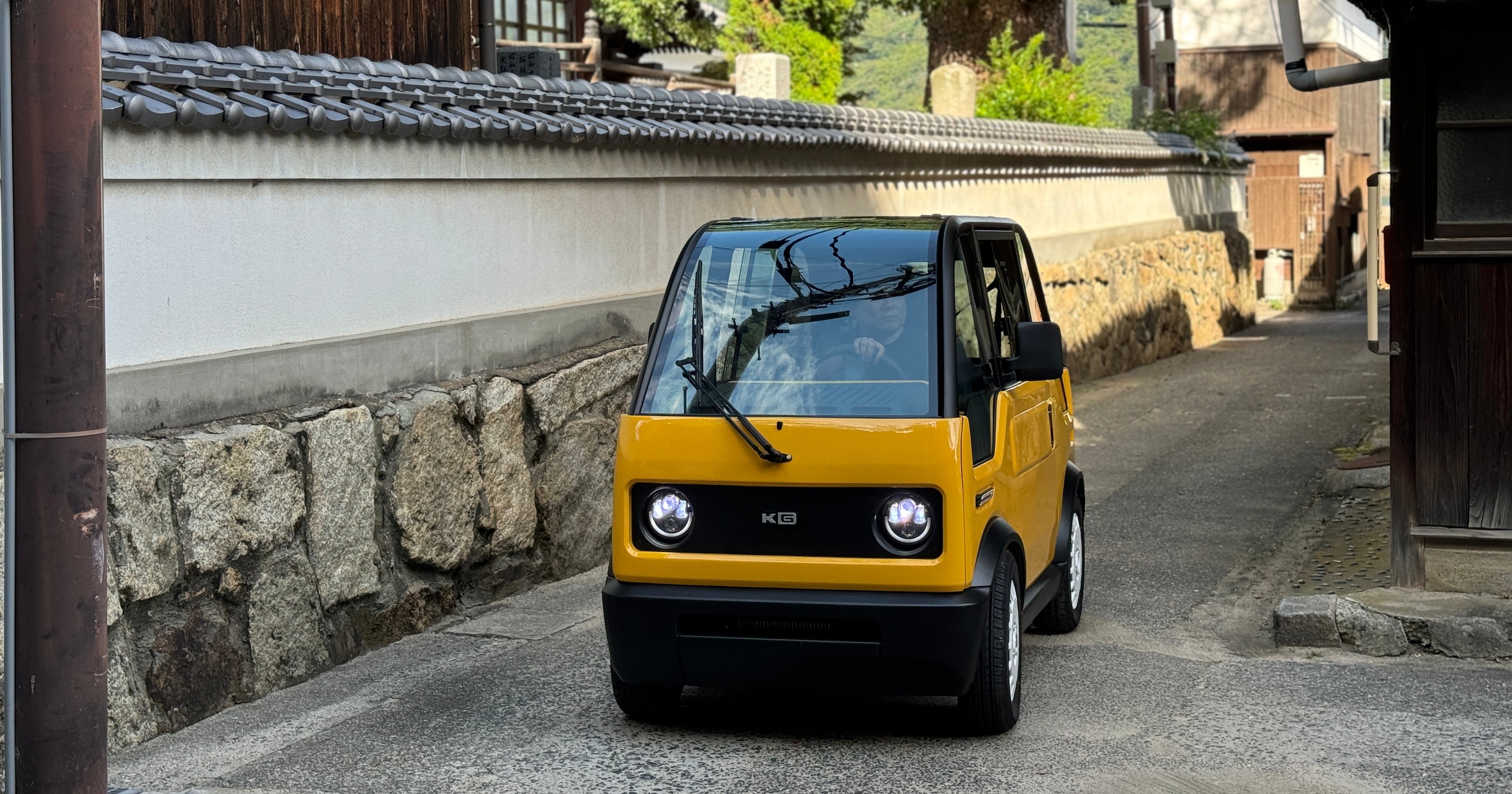 【驚愕】維持費が原チャリ級!? 110万円の超小型EV、賢く選ぶための全情報