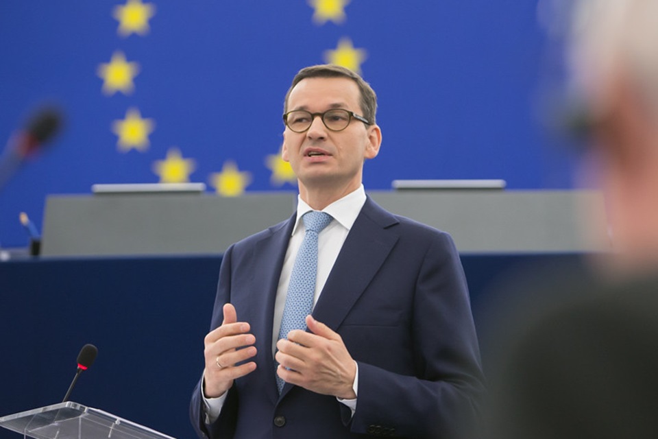 Cordon Sanitaire op Europees niveau 'morsdood' volgens ex-premier van Polen