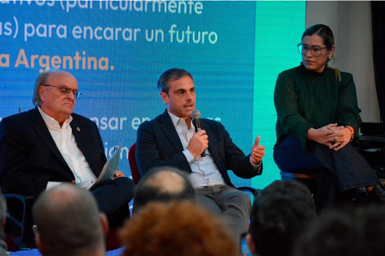 Guillermo Michel: "Nos quieren llevar a un modelo de país con una fuerte desigualdad"