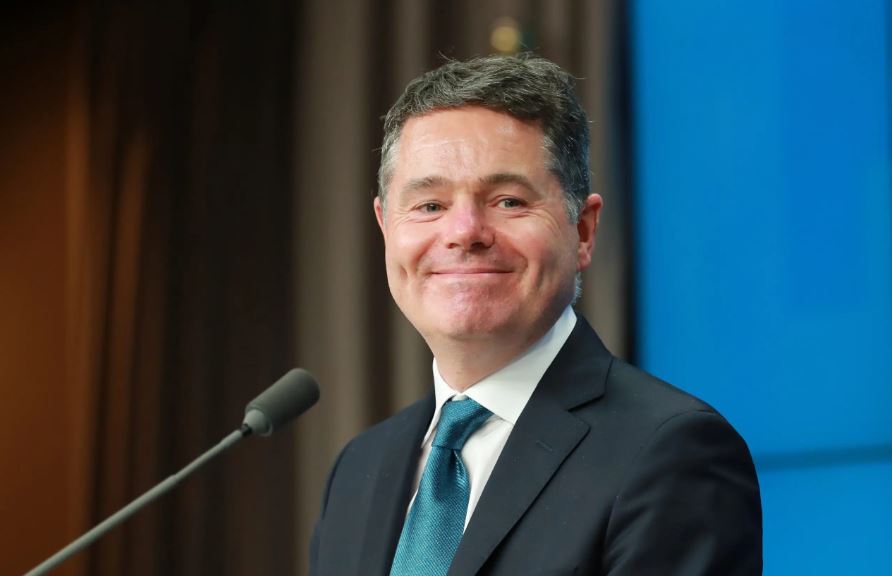 Ministro das Finanças da Irlanda reeleito presidente do Eurogrupo