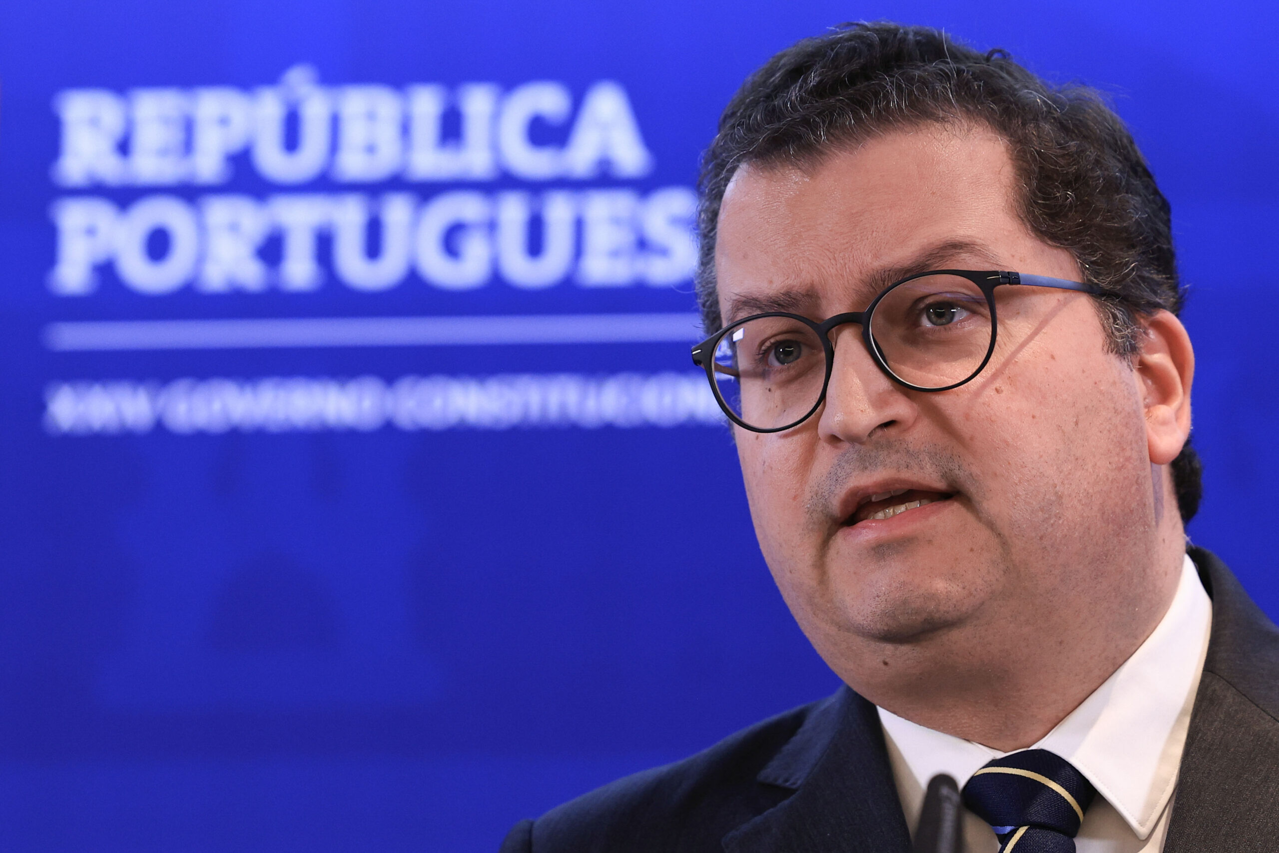Nova Tarifa de 10 Mil Milhões de Euros: Ministro das Finanças Anuncia Entrada em Vigor em Semanas