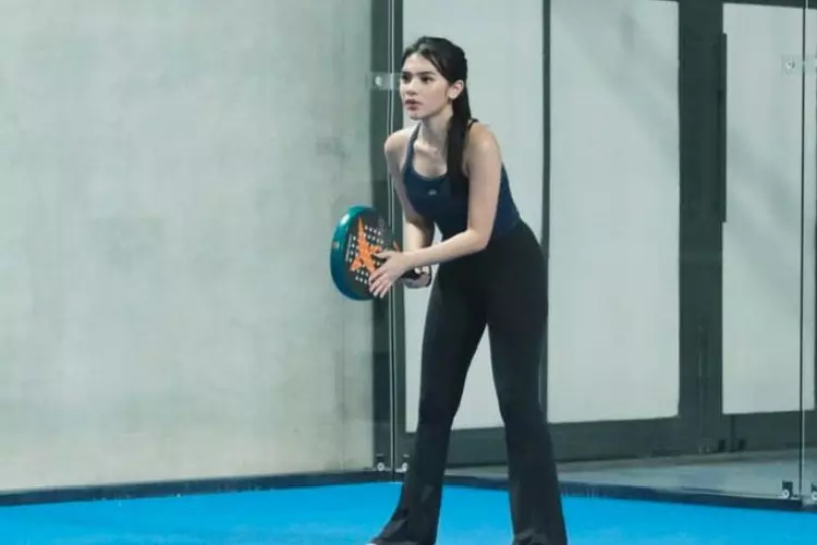 Davina Karamoy Tampilkannya Gaya Bermain Tenis yang Anggun, Netizen Puji