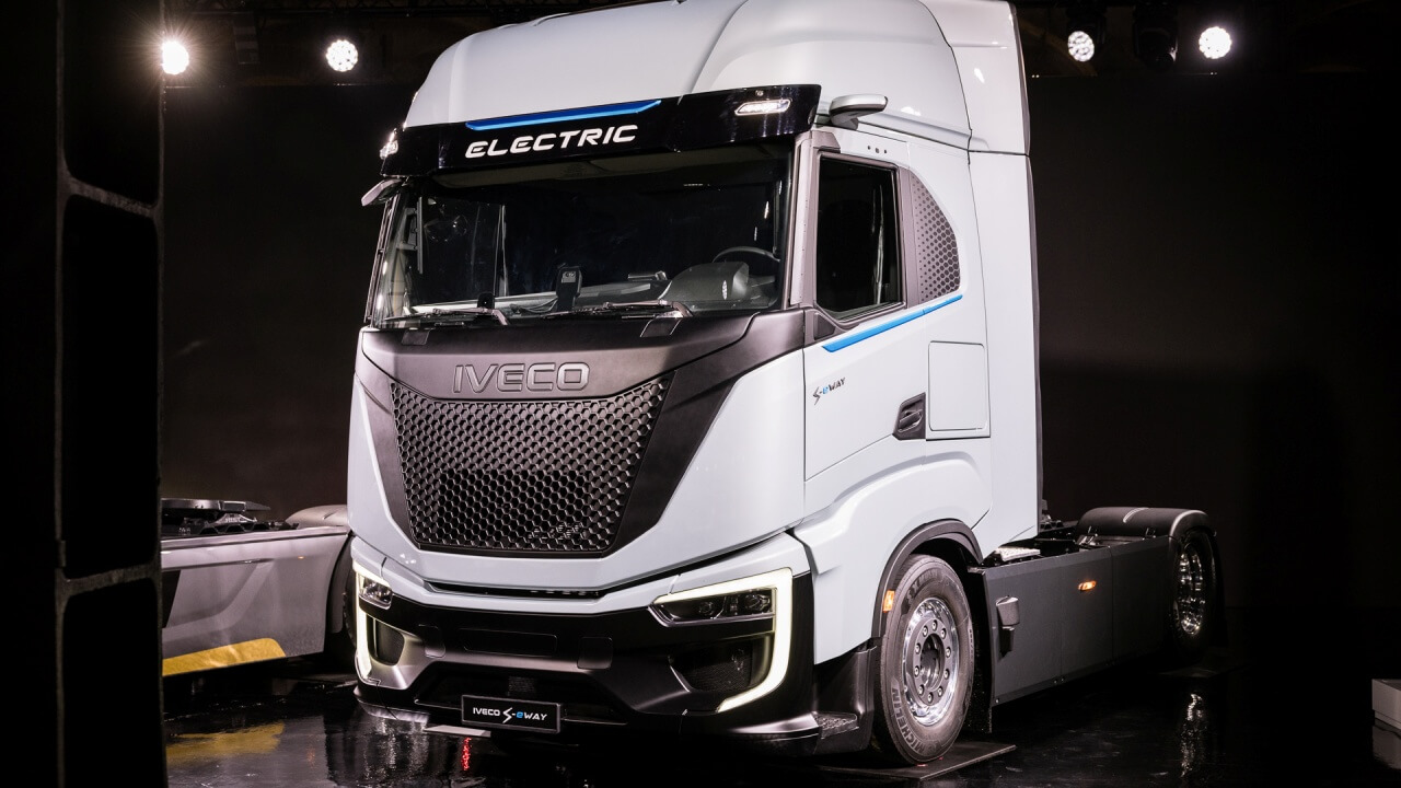 ¡Revolución en el Transporte! IVECO S-eWay Artic: El Camión Eléctrico con 600 km de Autonomía y Garantía de 10 Años que Desafía al Tesla Semi
