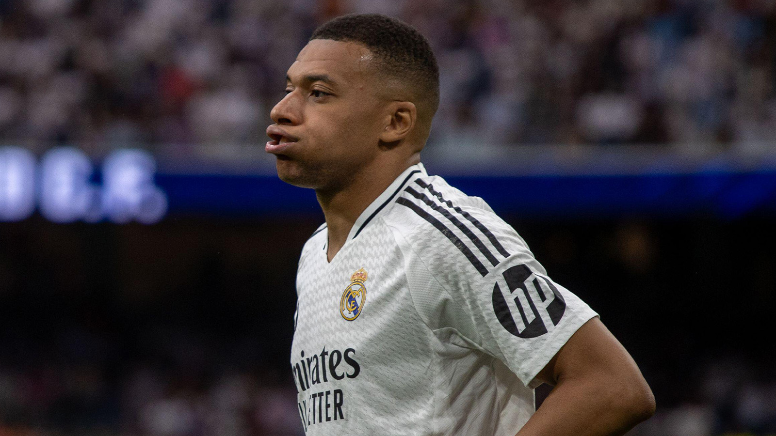 Mbappé Återhämtar Sig Snabbt: Klar för Match efter Magkramper!