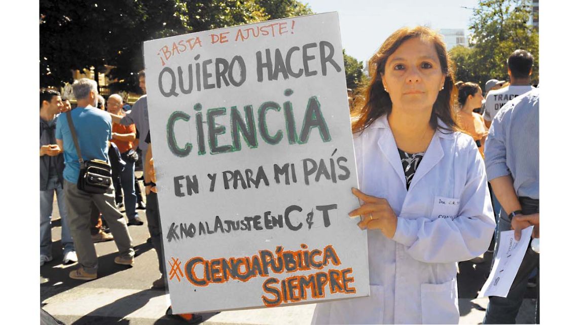 Argentina reducirá fondos para programas de ciencia y tecnología: ¿qué significa para el futuro de la investigación?