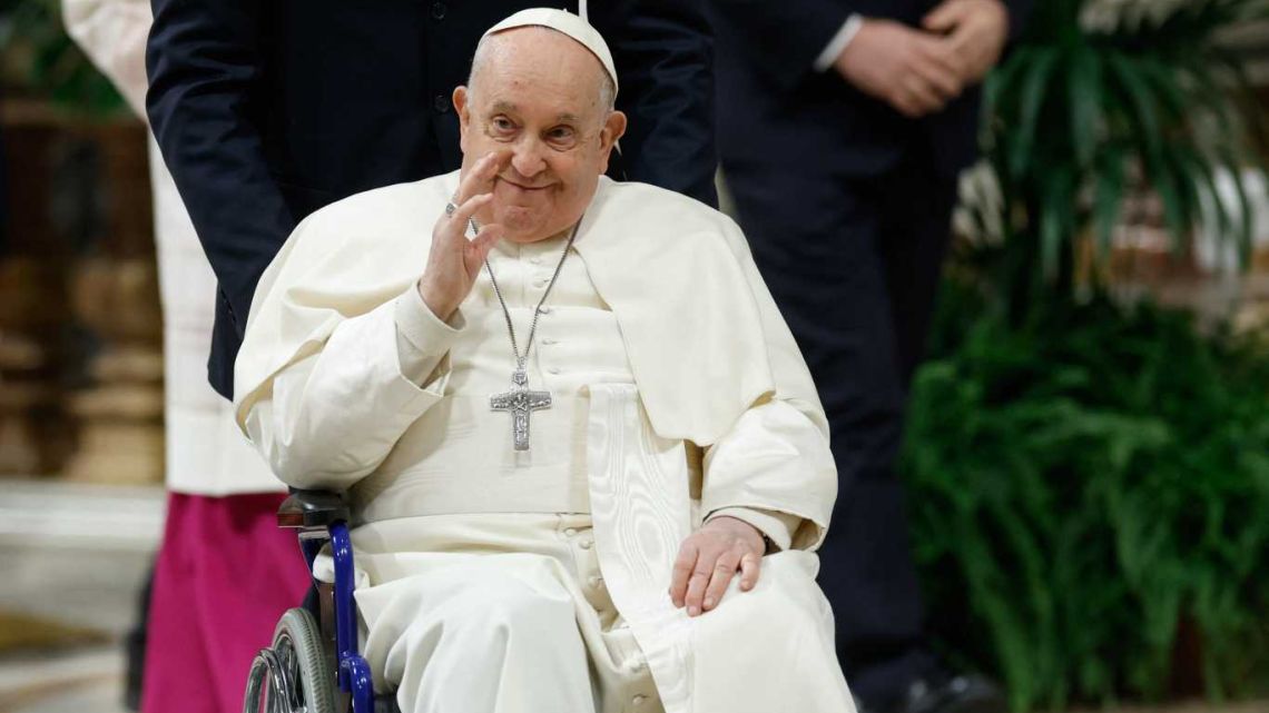 La salud del papa Francisco: un historial de luchas contra enfermedades crónicas y cirugías