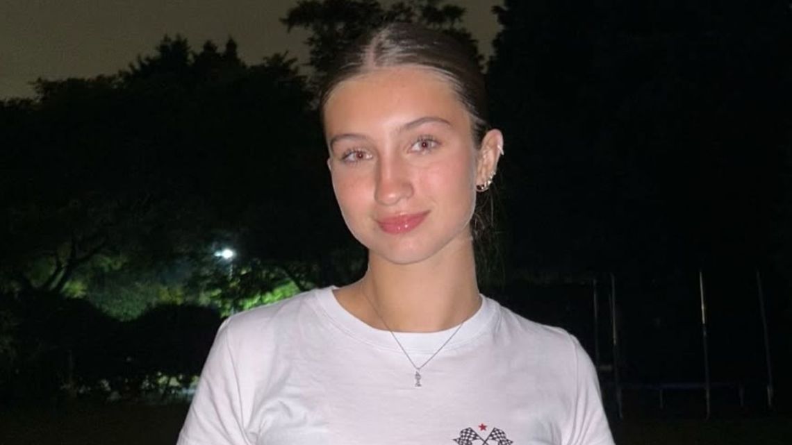 El look casual chic de Indiana Cubero para Pascuas