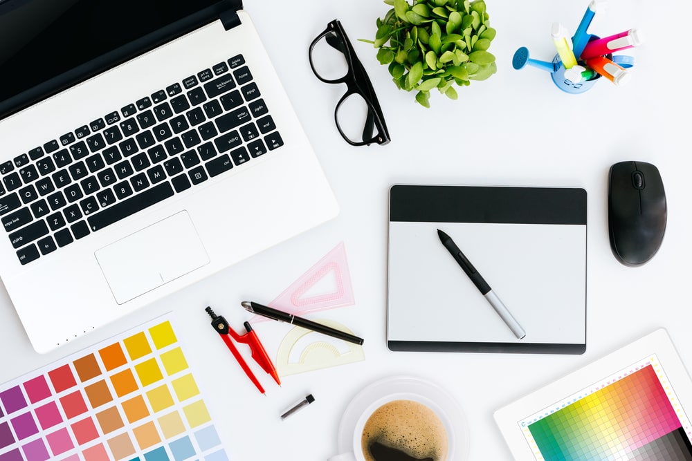 5 Strumenti di Tecnologia Imperdibili per Graphic Designer nel 2025
