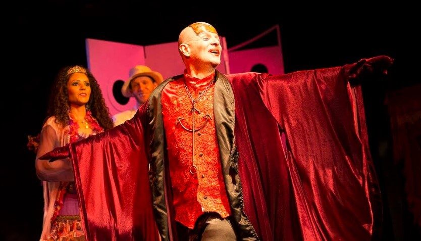 20 Anos de 'O Auto da Barca do Fisco': Espetáculo Teatral Histórico em Maringá