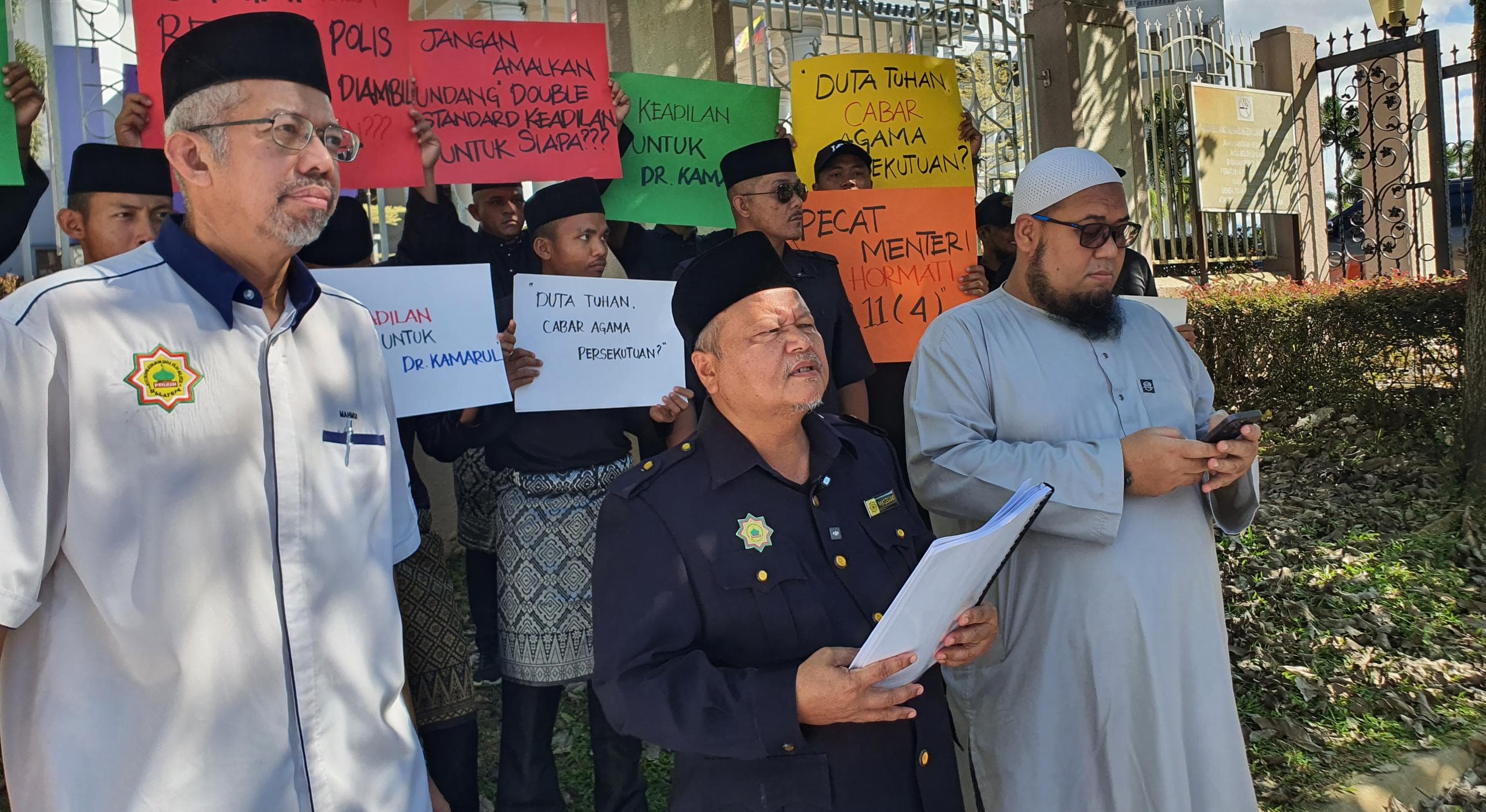 Ancaman Terhadap Islam: Tindakan Tegas Diperlukan