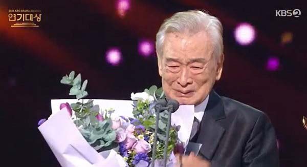 90세 이순재, 갑작스러운 건강 악화로 시상식 불참… 소속사 대표 긴급 소식 전해