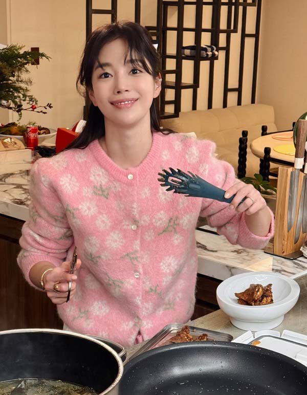 건강검진 후 기은세가 선택한 몸보신 음식, 삼계탕의 놀라운 효능은?