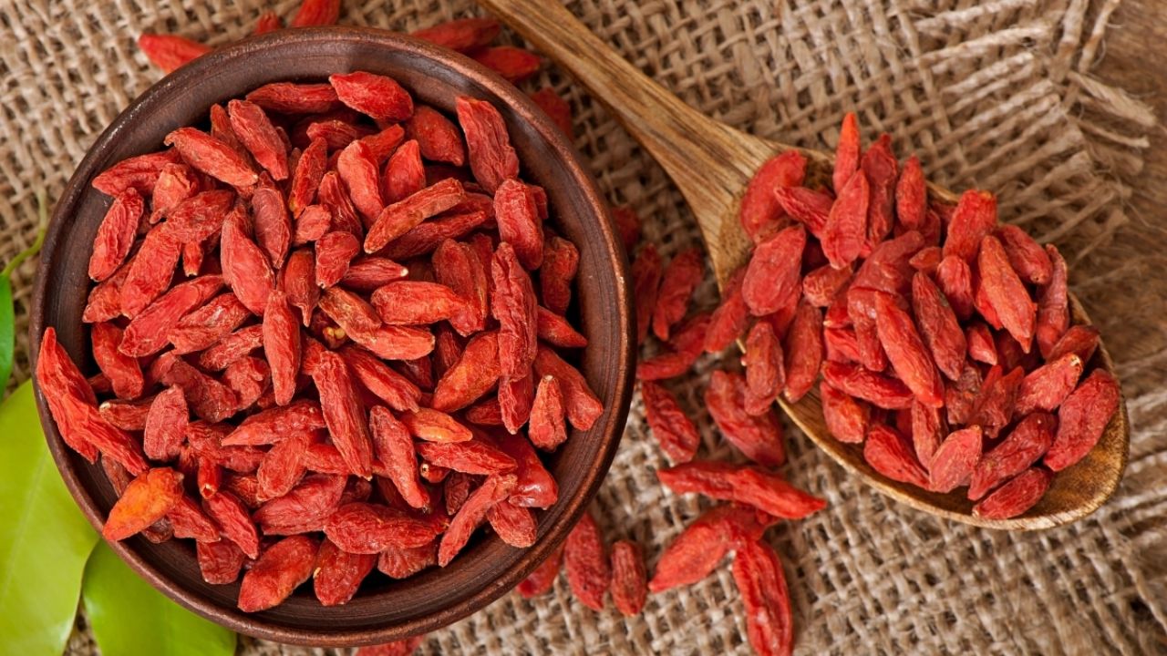 Unlock Youth & Vitality: The Goji Berry Infusion Taking China by Storm!