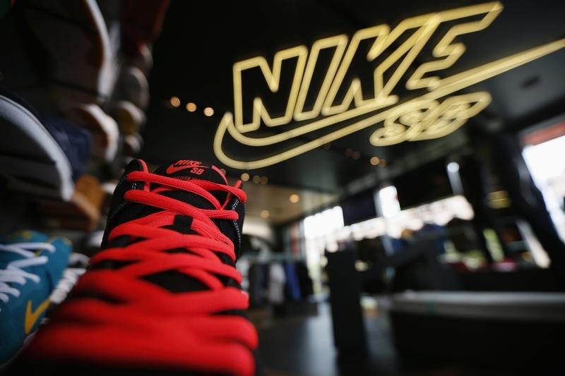 Nike Mengurangkan Bahagian Teknologi, Beralih Tumpuan Kepada Vendor Luar: Langkah Strategik Mengurangkan Kos?