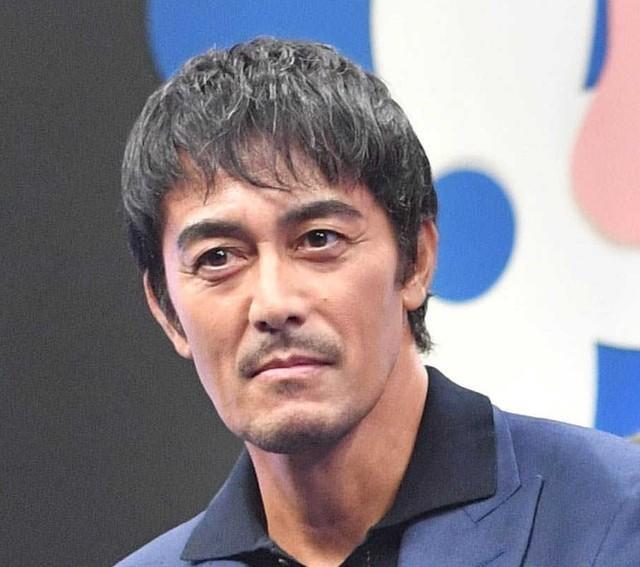 「白衣姿を見てみたい」男性芸能人ランキング！福山雅治が1位に輝く